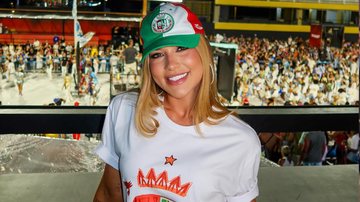 Virginia Fonseca revelou que tem medo de tapa-sexo descolar no desfile