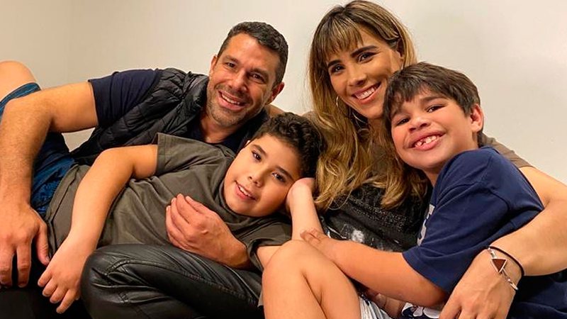 Wanessa com o marido, Marcus Buaiz, e os filhos, João Francisco e José Marcus - Foto: Reprodução/ Instagram@wanessa