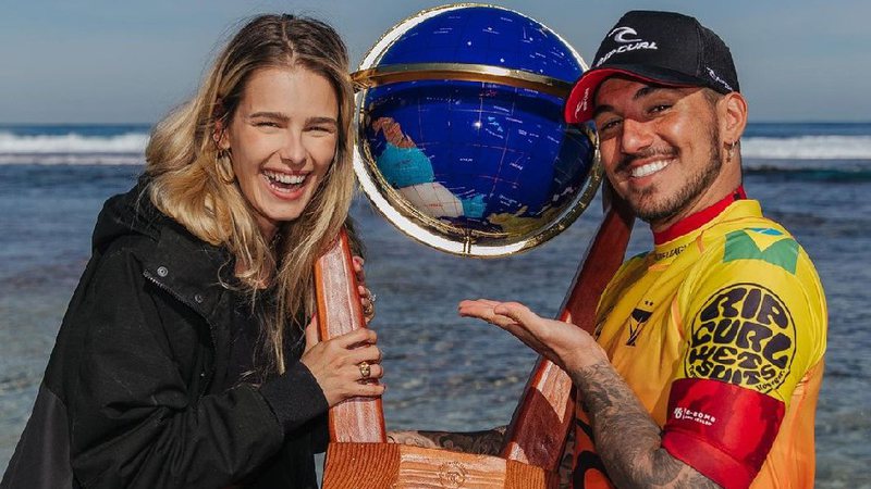 Yasmin celebrou um ano de relacionamento com o surfista em março deste ano - Reprodução/Instagram