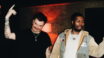 Zerb inicia um novo capítulo em sua carreira, com o lançamento do single em parceria com Khalid - Foto: Divulgação