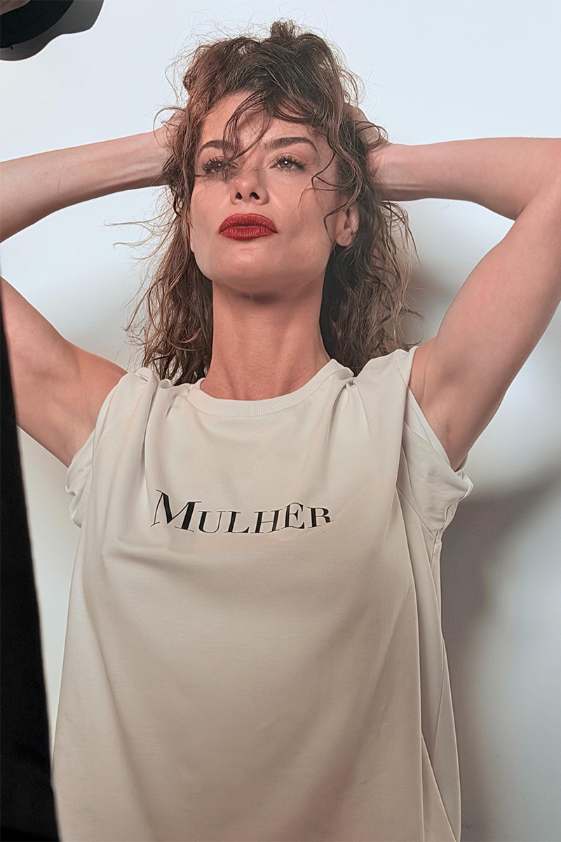 Alinne Moraes mostrou bastidores de ensaio nas redes sociais - Foto: Reprodução/ Instagram@alinnemoraes