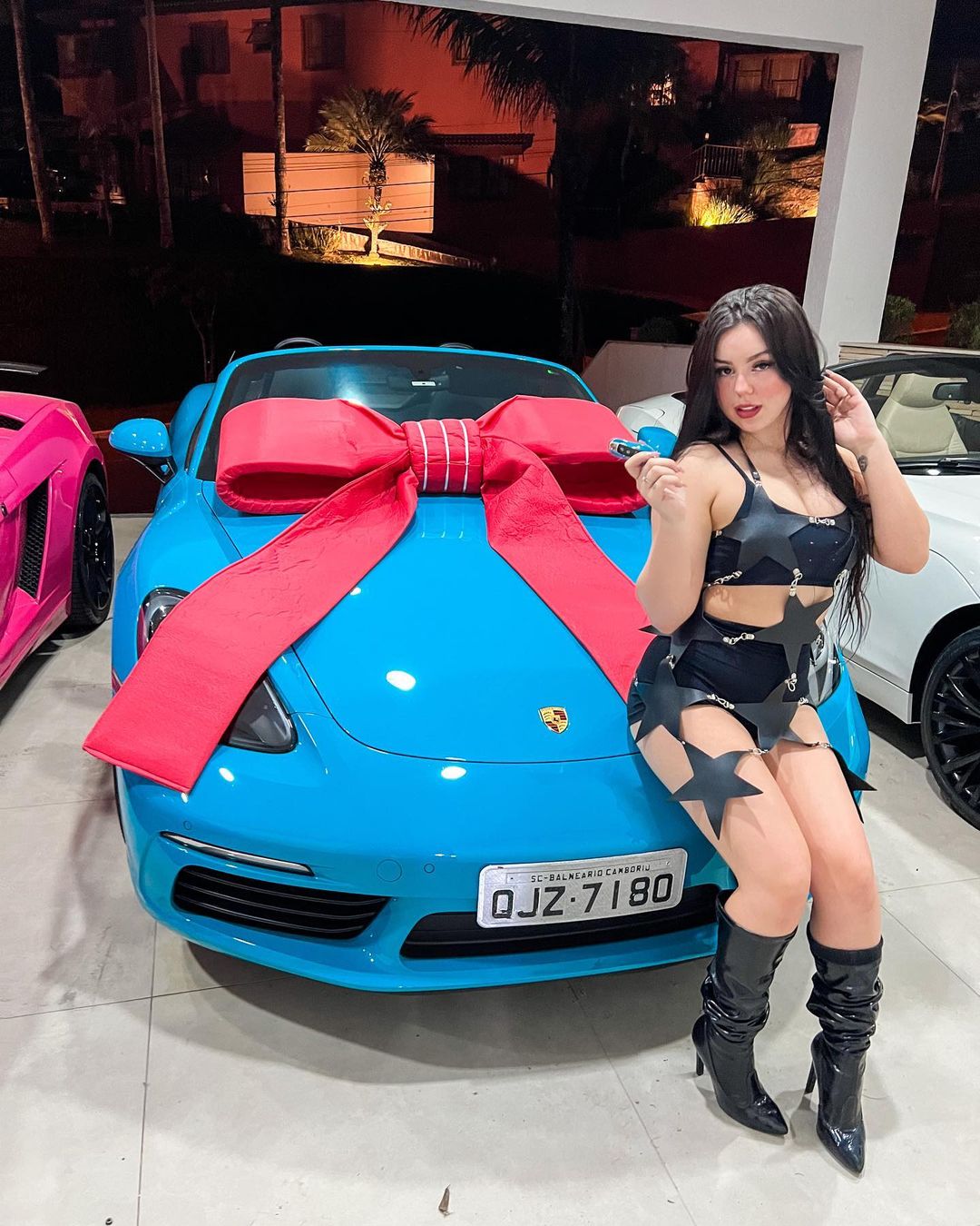 Bella Angel ganhou carro de R$ 500 mil de MC Melody - Foto: Reprodução/ Instagram@bellaangeloficial