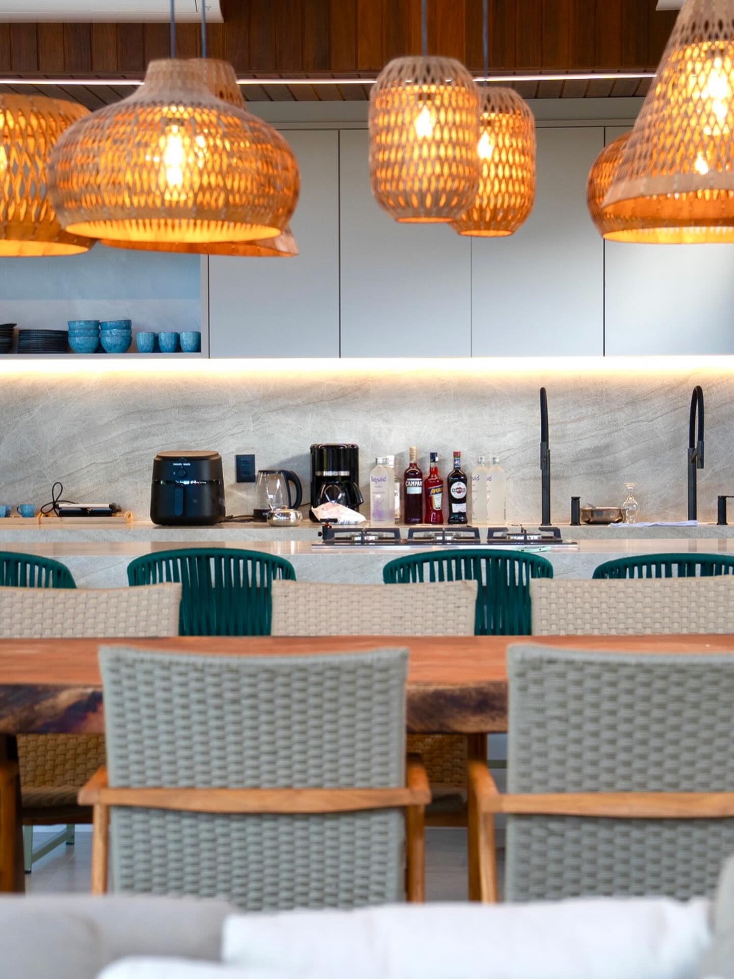 Caio Castro mostrou mansão que alugará por R$ 14 mil por dia - Foto: Reprodução/ Instagram@caiocastro