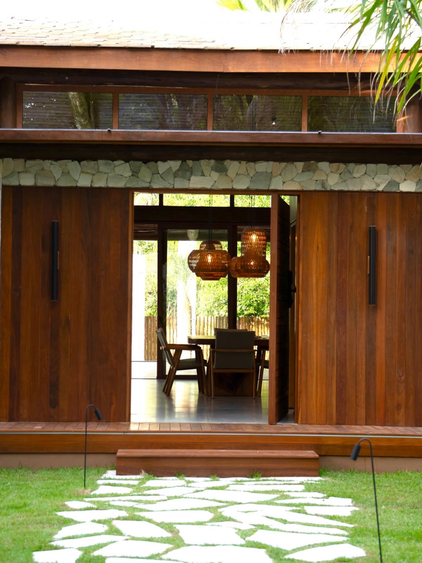 Caio Castro mostrou mansão que alugará por R$ 14 mil por dia - Foto: Reprodução/ Instagram@caiocastro