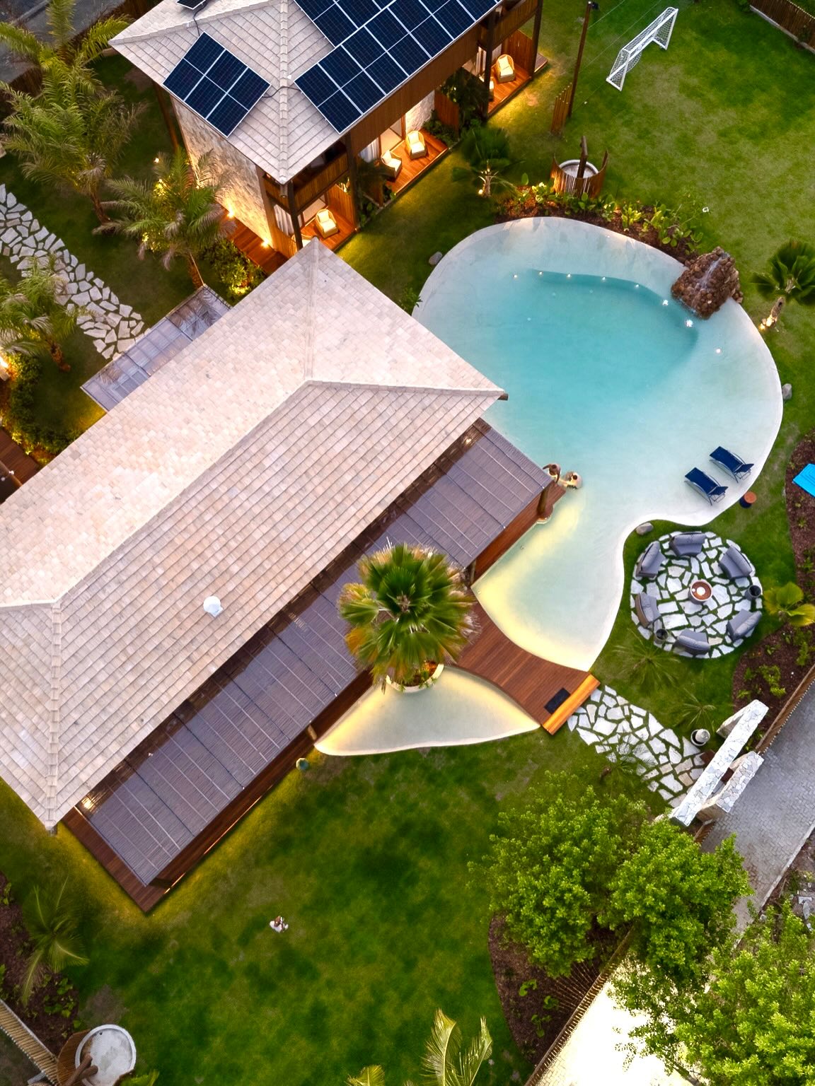 Caio Castro mostrou mansão que alugará por R$ 14 mil por dia - Foto: Reprodução/ Instagram@caiocastro