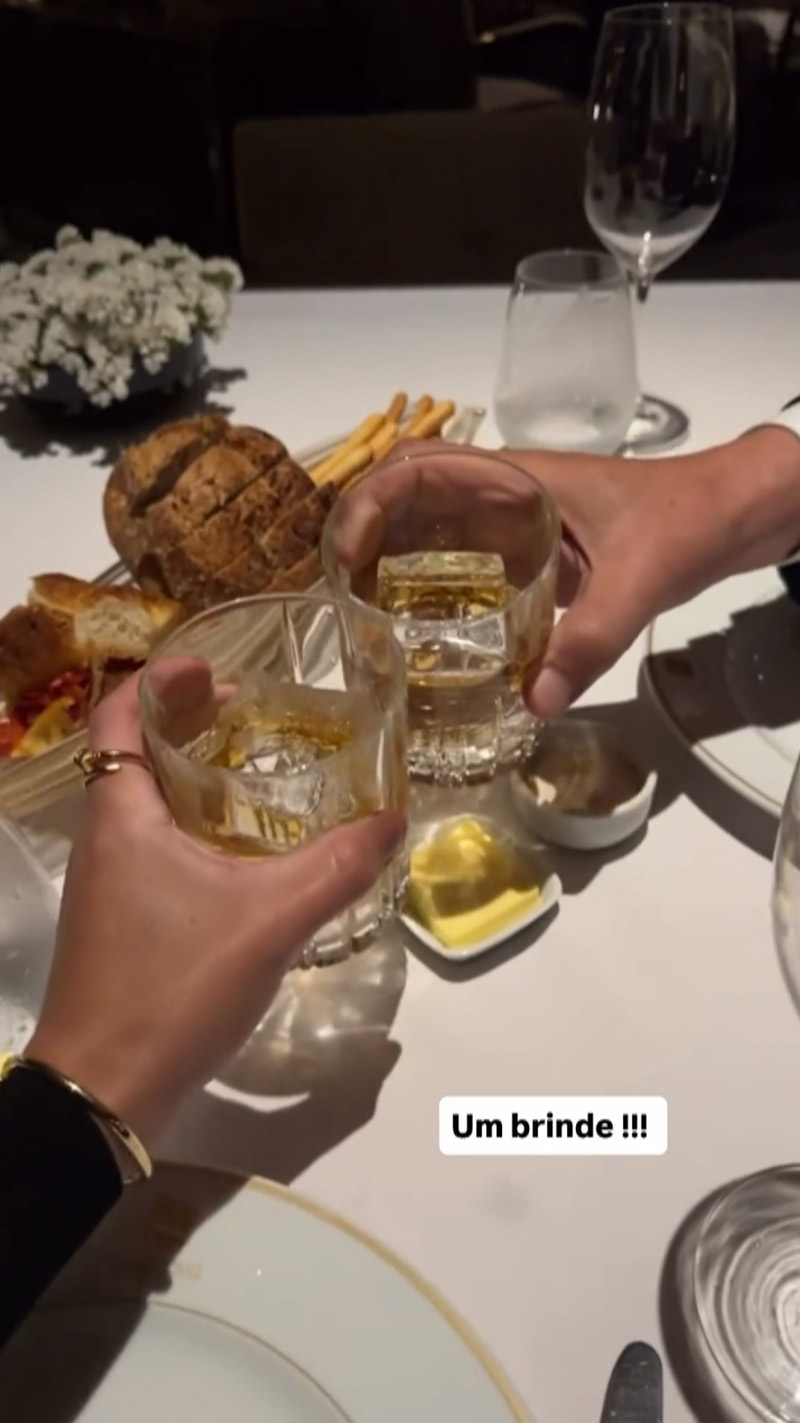 Clara Brasil mostrou aliança em jantar romântico com Del Nero - Foto: Reprodução/ Instagram@clarabrasiloficial