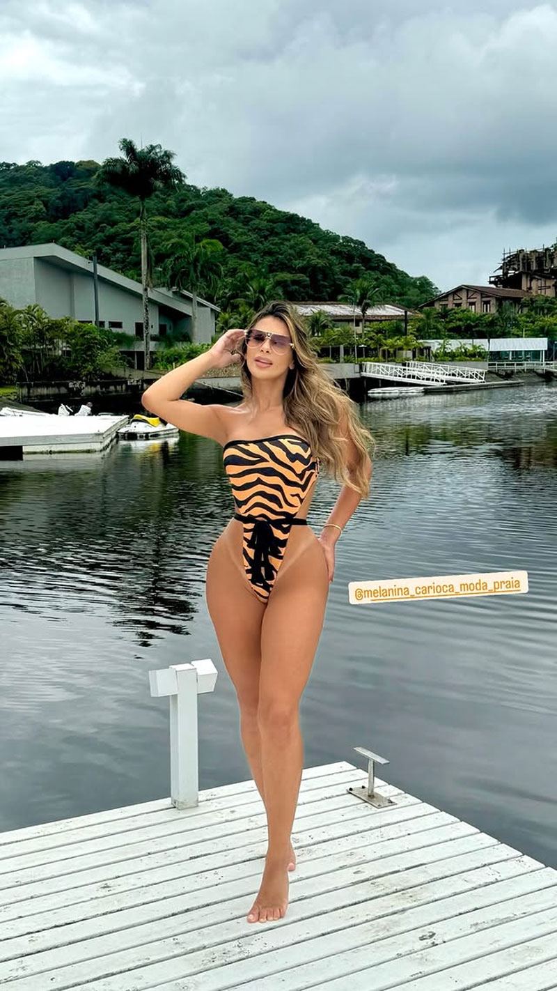 Clara Brasil ostentou corpão e marquinha de maiô supercavado - Foto: Reprodução/ Instagram@clarabrasiloficial