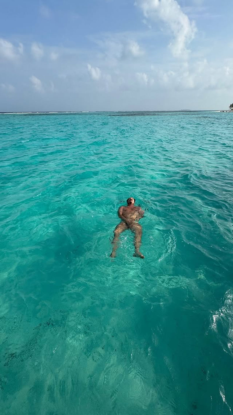 Fábio Porchat e Priscila tomaram banho de mar pelados nas Maldivas - Foto: Reprodução/ Instagram@fabioporchat