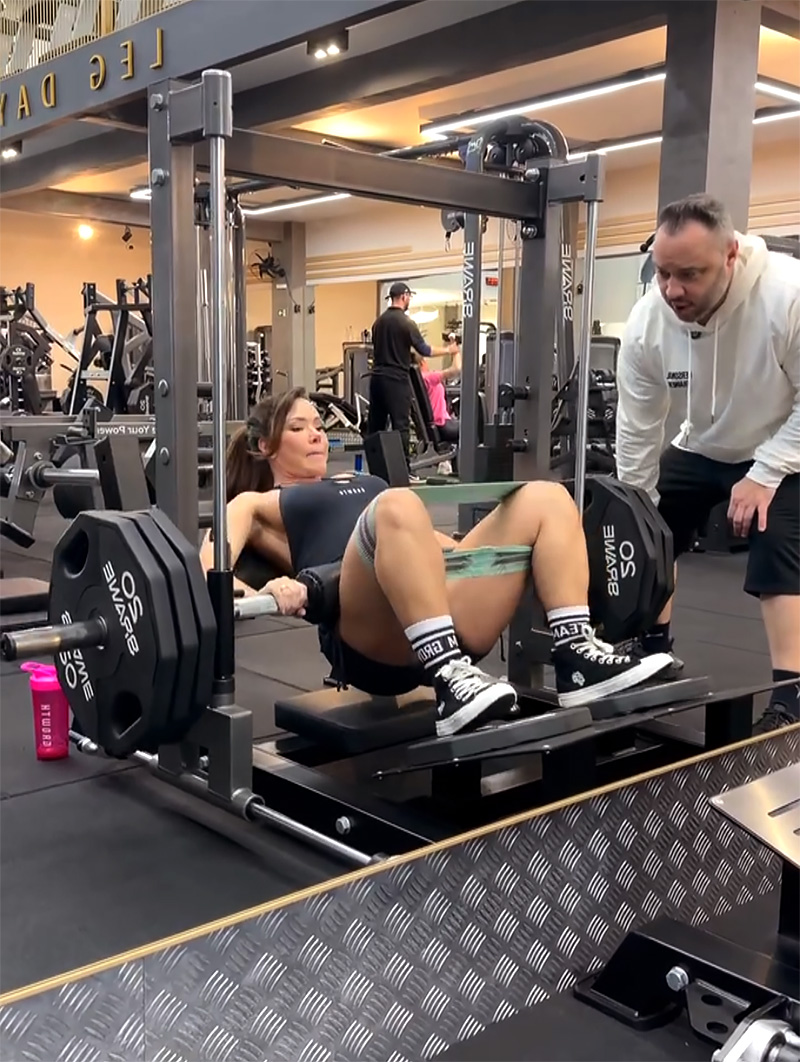 Francielle Mattos mostrou treino de glúteos na academia - Foto: Reprodução/ Instagram@franciellemattos
