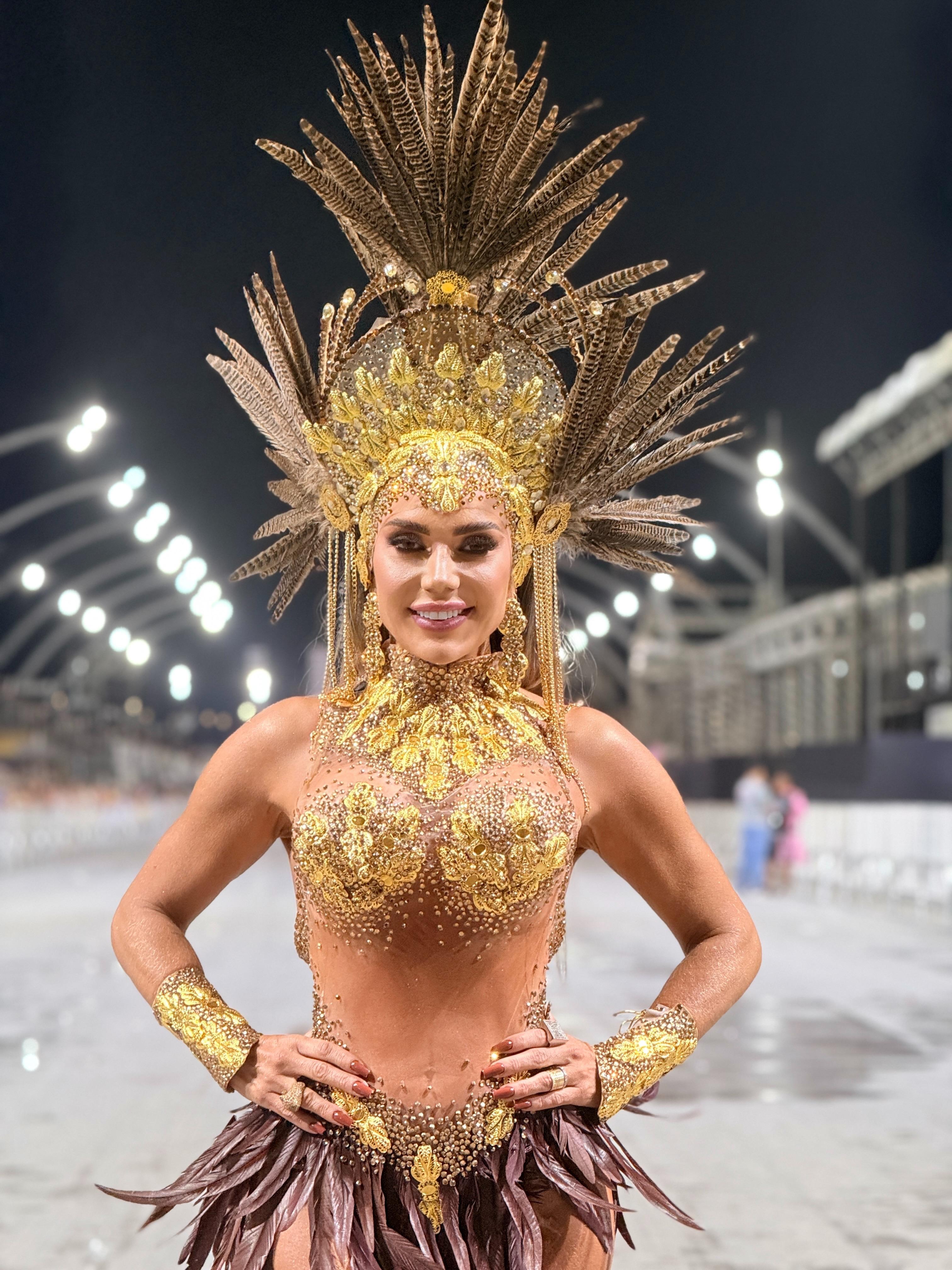 Francine Carvalho é Musa da Gaviões e rainha de bateria da X9 Pioneira - Foto: Divulgação