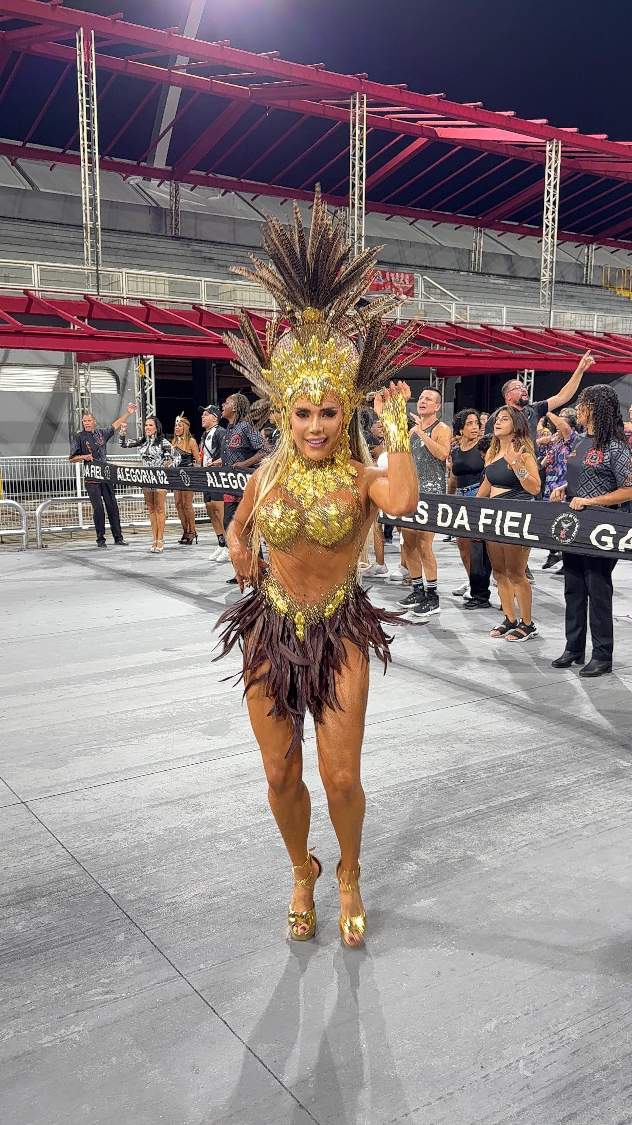 Francine Carvalho é Musa da Gaviões e rainha de bateria da X9 Pioneira - Foto: Divulgação