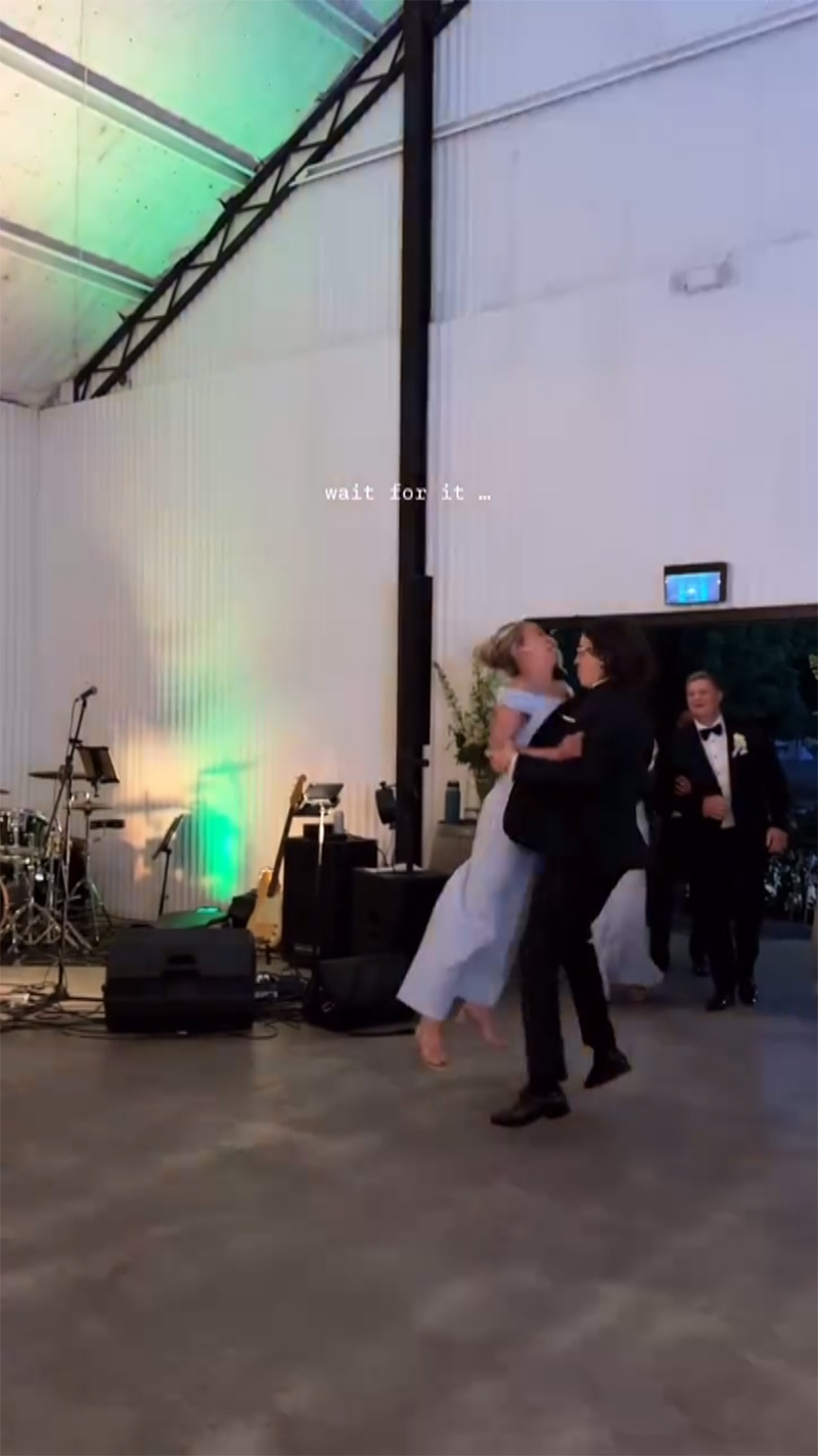 Georgie Ball arriscou coreografia e acabou mostrando demais - Foto: Reprodução/ Instagram@byyoursidesocials