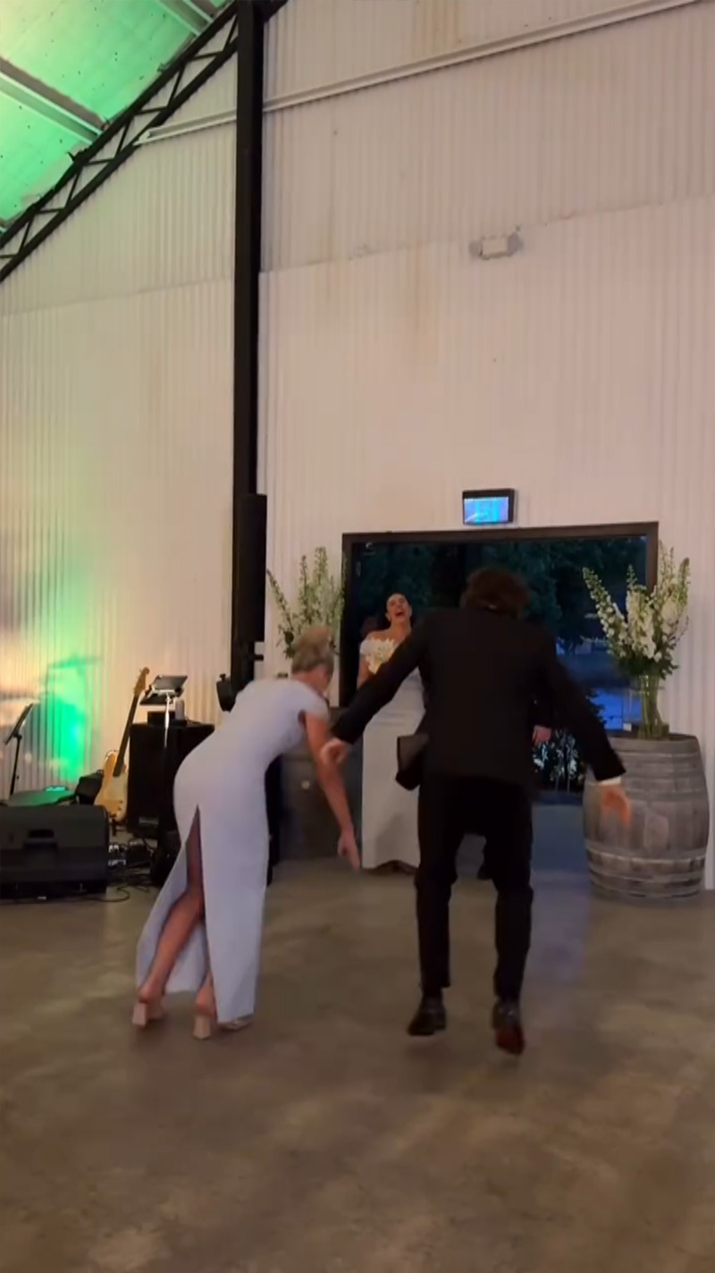 Georgie Ball arriscou coreografia e acabou mostrando demais - Foto: Reprodução/ Instagram@byyoursidesocials