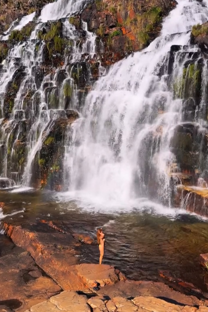 Grazi Massafera exibiu a boa forma de biquíni na Chapada dos Veadeiros - Foto: Reprodução/ Instagram@massafera