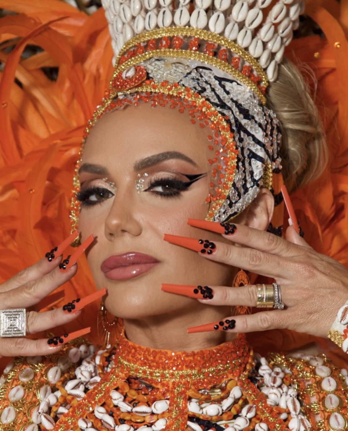 Expert assinou a beleza de Francine Carvalho, musa da Gaviões