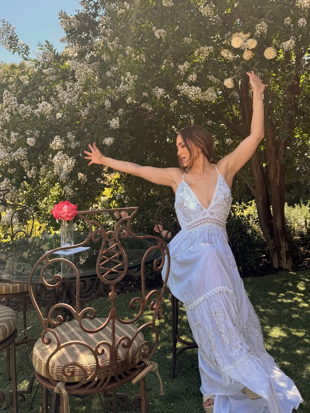 Jennifer Lopez recebeu elogios ao mostrar dia de piscina - Foto: Reprodução/ Instagram@jlo