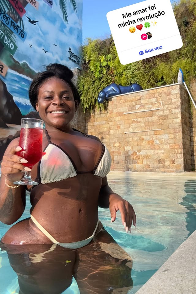Jojo Todynho posou à vontade na piscina após perder 86kg - Foto: Reprodução/ Instagram@jojotodynho