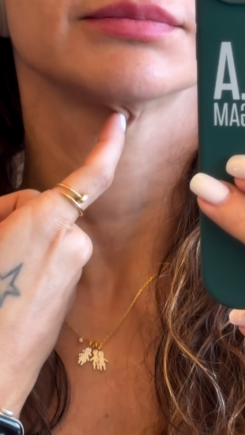 Kelly Key mostrou “pelanca” no pescoço em vídeo - Foto: Reprodução/ Instagram@oficialkellykey