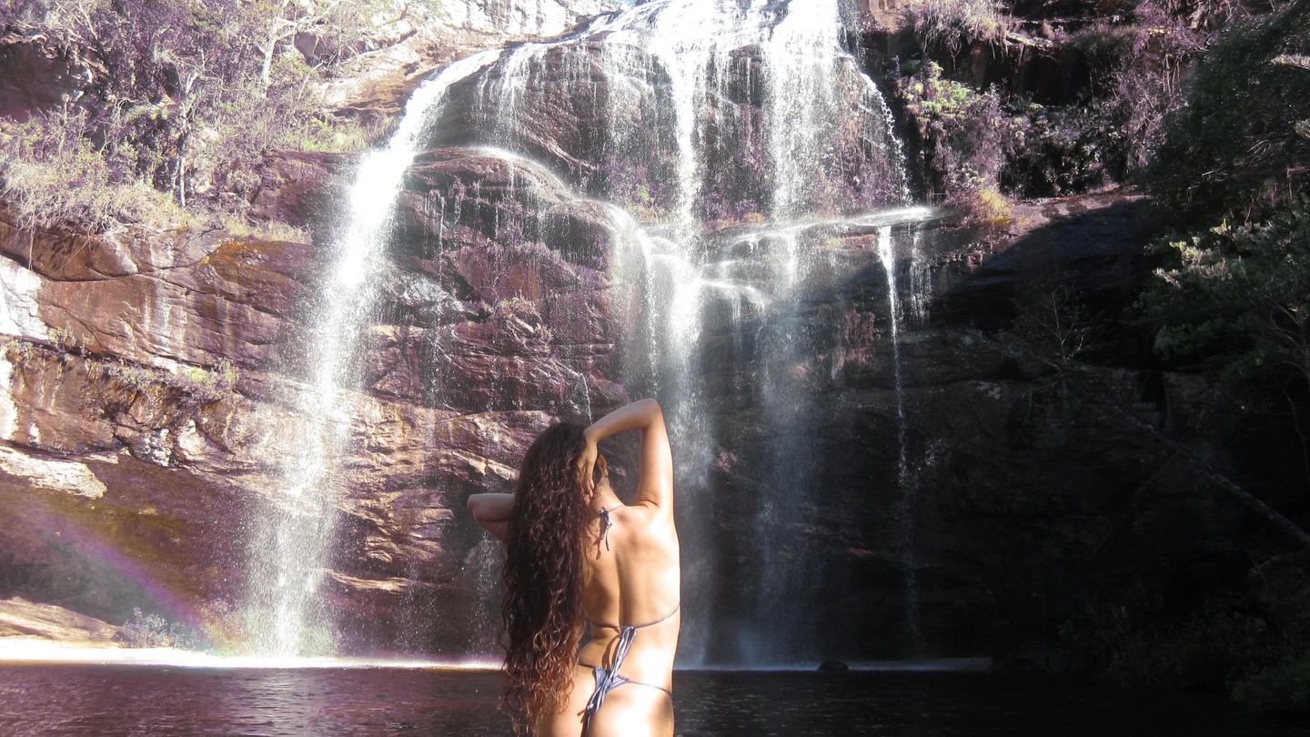 Marina Sena mostrou banho de cachoeira - Foto: Reprodução/ Instagram@amarinasena