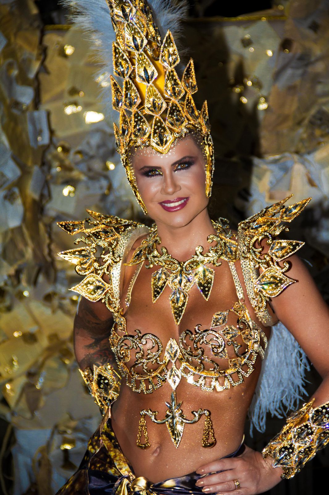 “Entrei com a alma”: Musa fitness Isis Camargo celebra segundo ano na Tucuruvi em desfile histórico