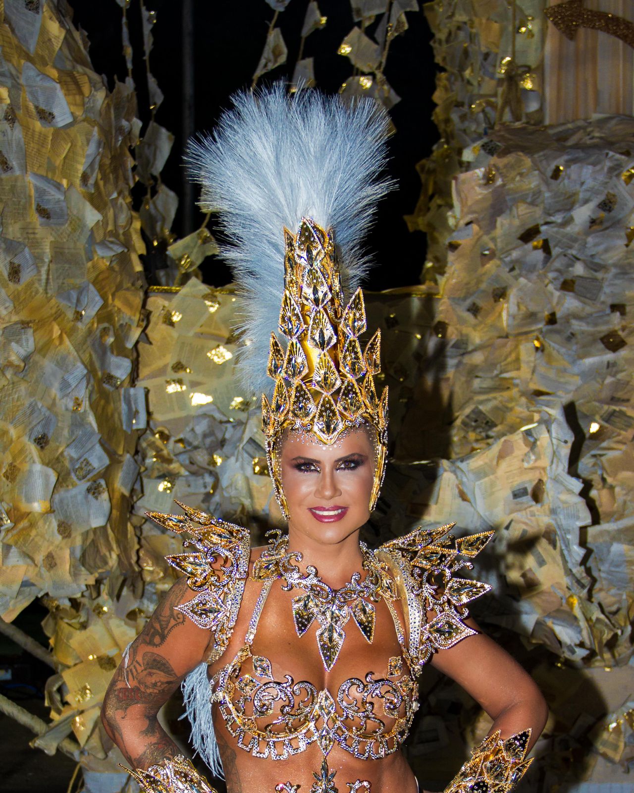 “Entrei com a alma”: Musa fitness Isis Camargo celebra segundo ano na Tucuruvi em desfile histórico