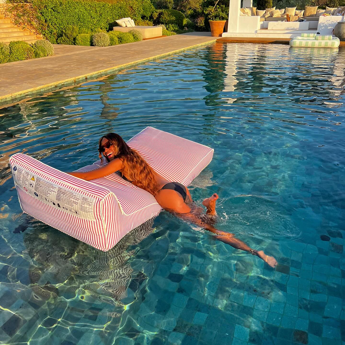 Naomi Campbell exibiu corpão de biquíni aos 55 anos - Foto: Reprodução/ Instagram@naomi