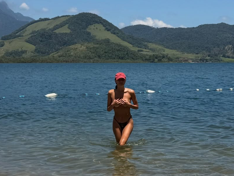 Sasha Meneghel postou foto e vídeo de topless e recebeu elogios - Foto: Reprodução/ Instagram@sashameneghel