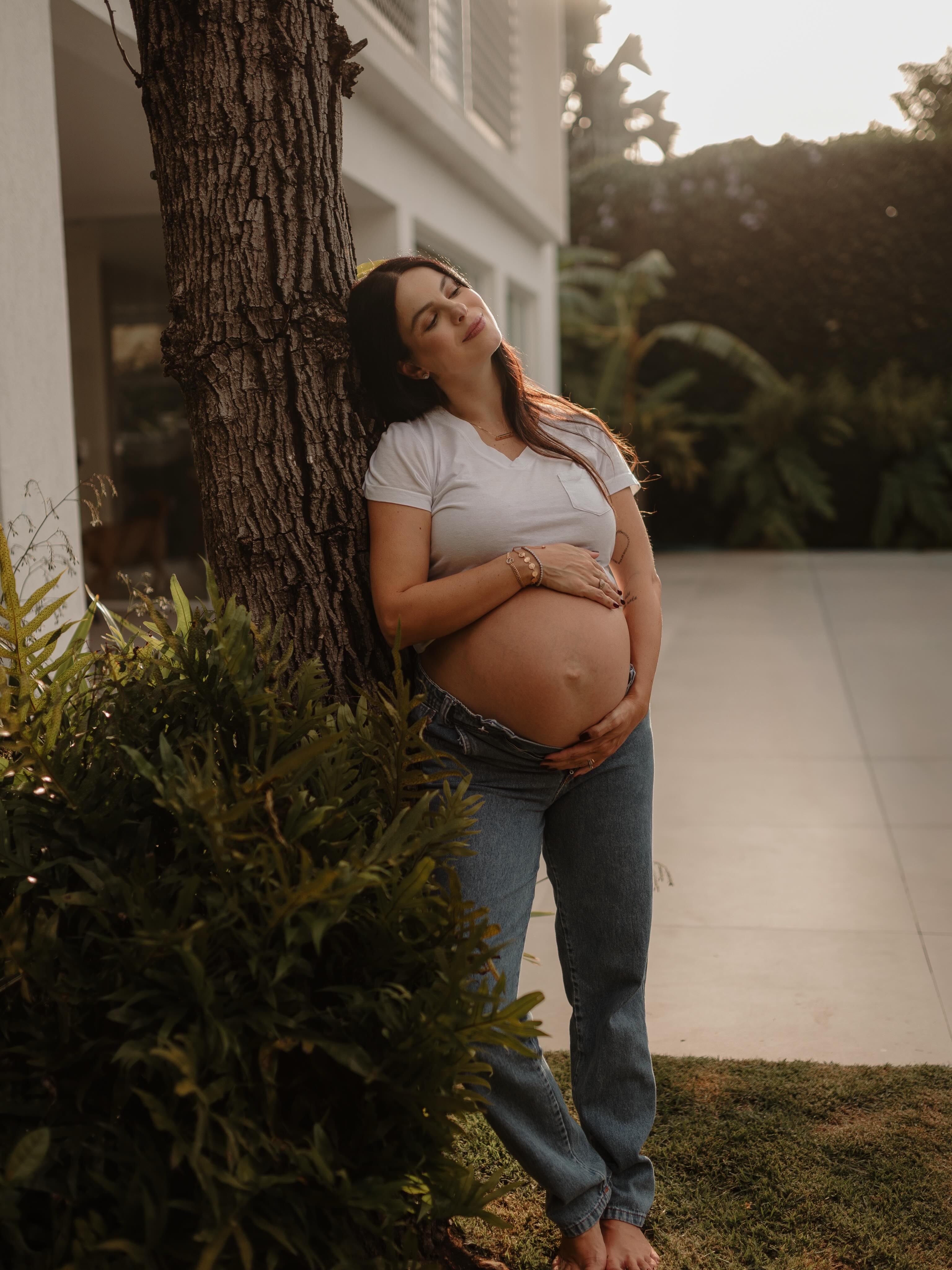 Sthefany Brito impressionou ao mostrar o tamanho da barriga de grávida - Foto: Reprodução/ Instagram@danielaleitefotografia