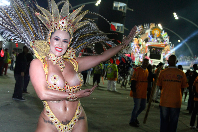 Suzana Simonet estreou no carnaval paulistano como musa da Tucuruvi - Foto: Saymon Dalazen/ Ag. Luxxus