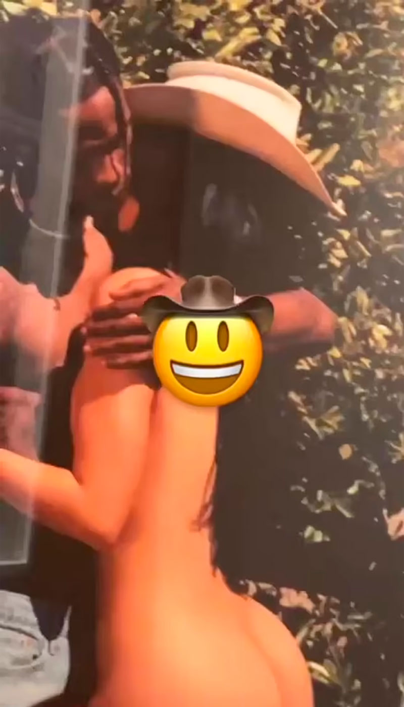 Travis Scott mostrou quadro feito com foto de Kylie Jenner para a Playboy