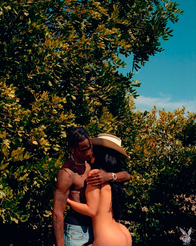 Travis Scott mostrou quadro feito com foto de Kylie Jenner para a Playboy