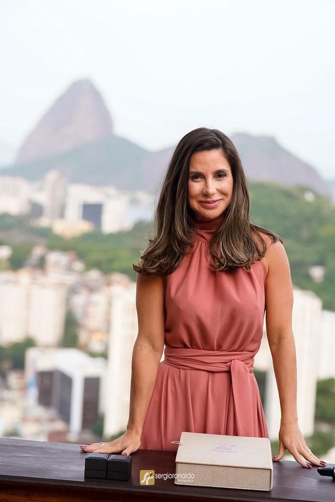 Celebrante Maria Paula Zommer celebra Bodas de Rosas - Foto: Divulgação