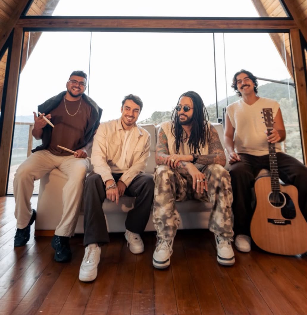 Voraz e Julies unem forças em "Sessão da Tarde", single que aposta na nostalgia e nas memórias afetivas para falar sobre o amor.